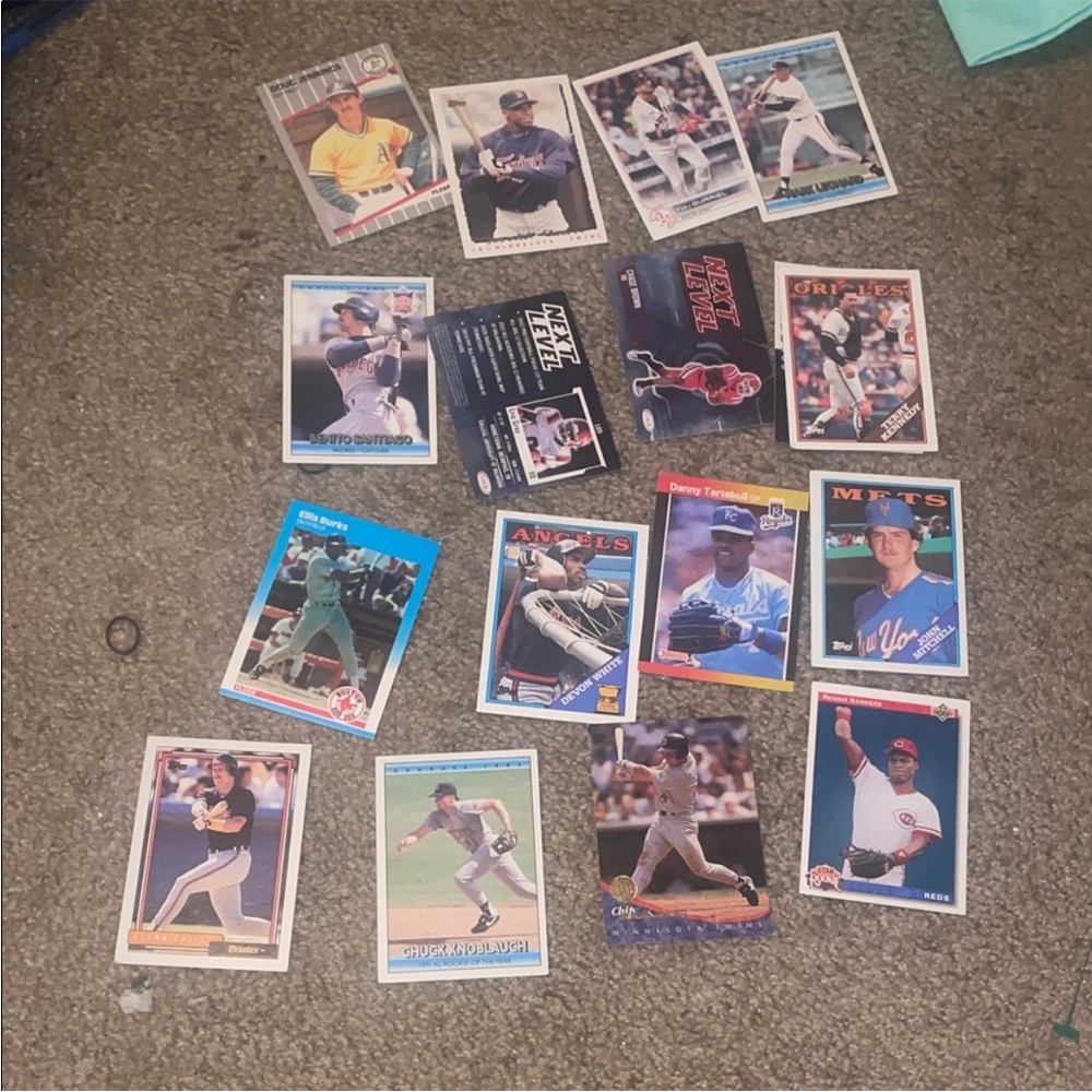 Assorted Baseball Trading Cards Set - image 1